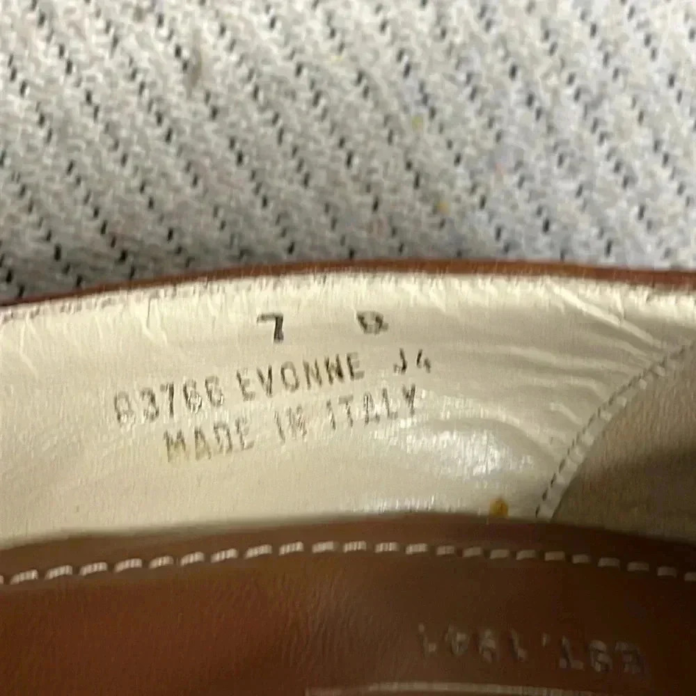 Coach Brown and Tan Heels - Picture 8 of 16